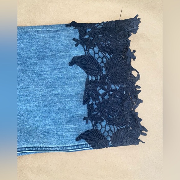 Kate & Mallory Stretch 5-Pocket Crochet Trimmed Cropped Jeans Plus Size 22W - Picture 5 of 9